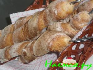 Булочки гриль с базиликом и вяленными помидорами