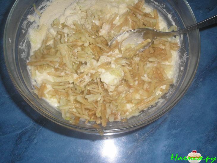 Пирог с творогом и яблочками