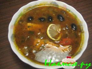 Рыбная солянка с грибами