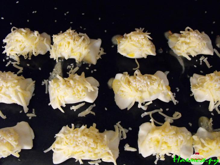 Оливки в слоеном тесте