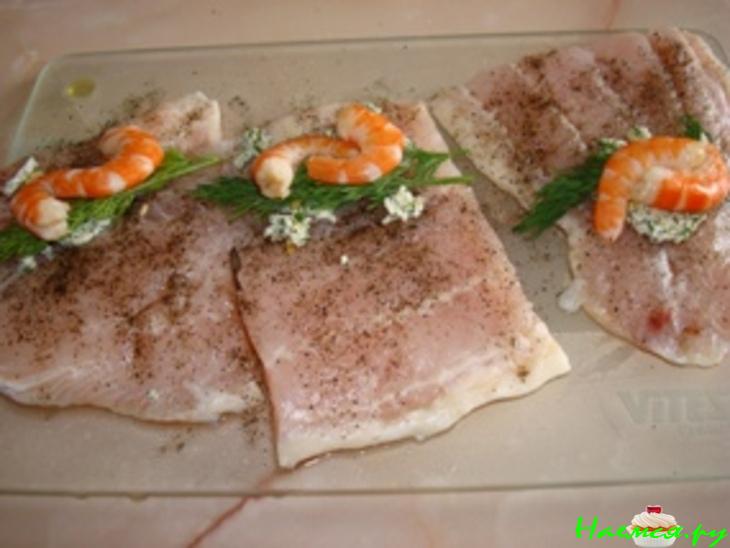 Рыбные рулетики с креветками