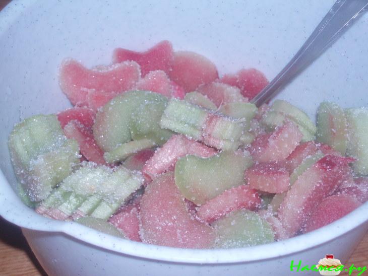 Пирог с рабарбаром