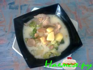 Суп "Сырный" с куриными крыльями