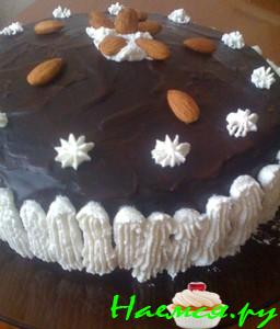 Торт бисквитный с фруктами и творожным кремом