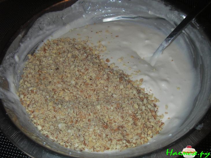 Творожно-миндальные пирожные с клубникой