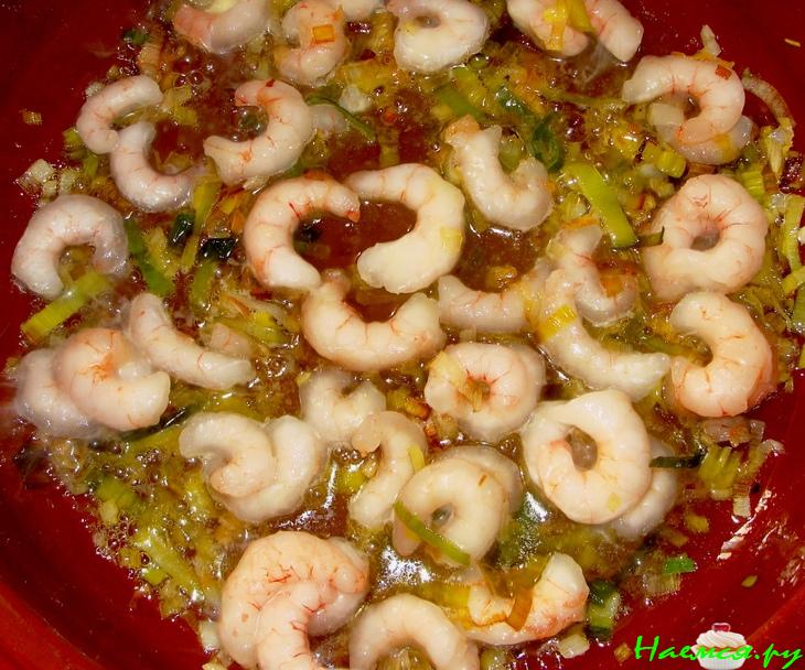 Рис с морскими гребешками и каракатицей