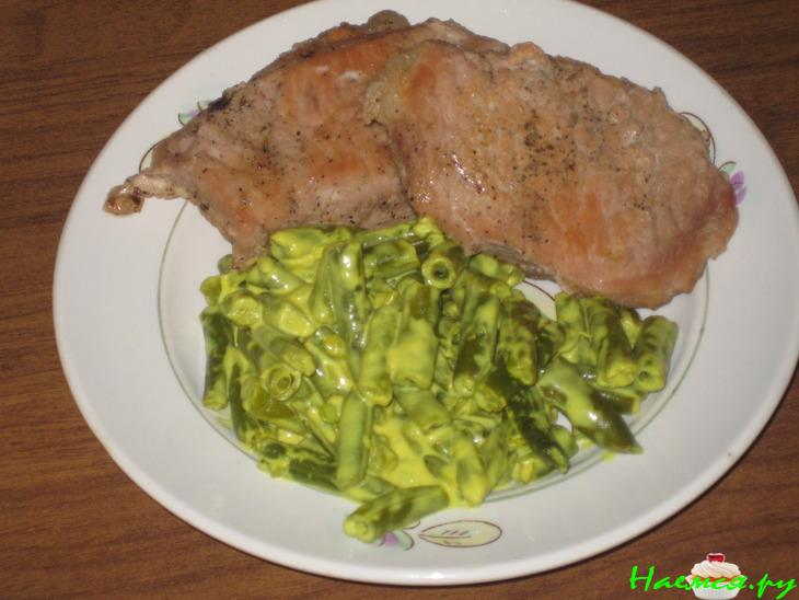 Фасоль, тушеная в сметане с куркумой 