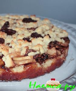 Песочный пирог с яблоками, черносливом и миндалем Песочный пирог с яблоками, черносливом и миндалем