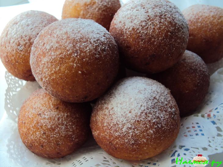 Творожные пончики с черносливом и курагой