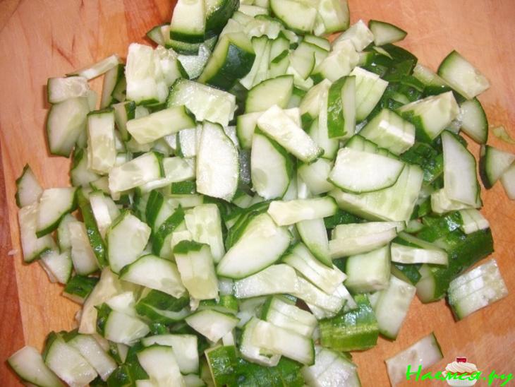 Салат весенний со свежей капустой