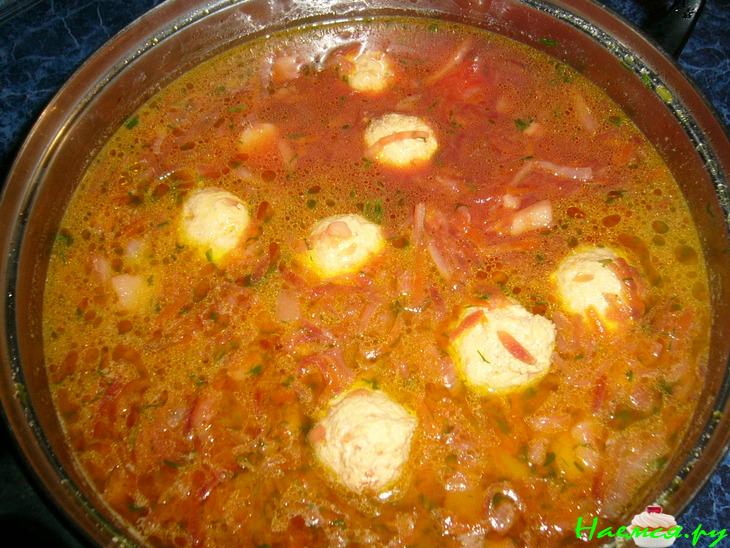Борщ с куриными фрикадельками Борщ с куриными фрикадельками
