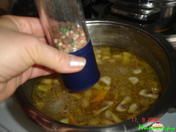 Гороховый суп с куриными крылышками Гороховый суп с куриными крылышками