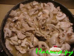 Куриное филе в соусе из сливок и шампанского