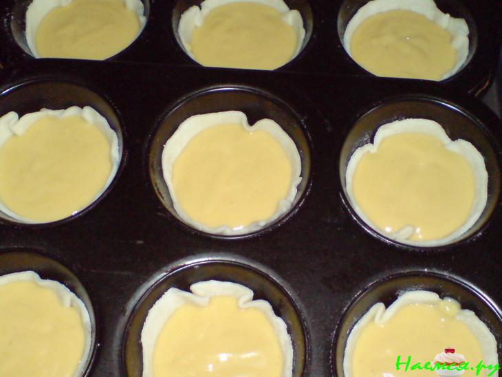 Корзинки из слоёного теста с яичным кремом