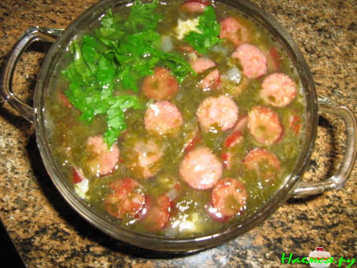 Суп из щавеля с колбасками