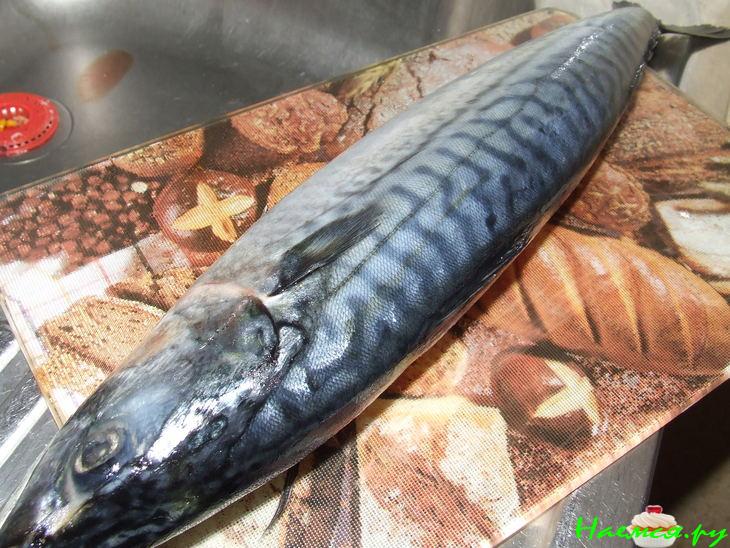 Норвежская скумбрия с лимоном и орегано, запеченная в фольге