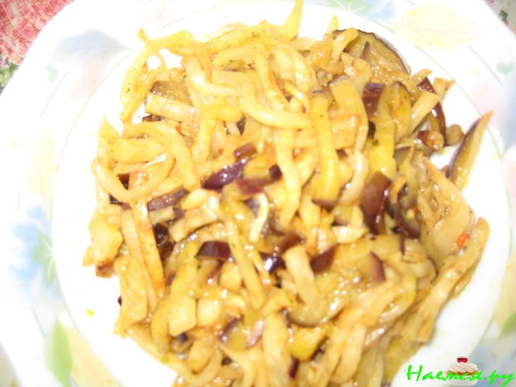 Салат с сельдереем и баклажанами Салат с сельдереем и баклажанами