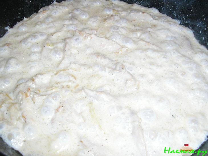 Куриные грудки в луково-сырном соусе
