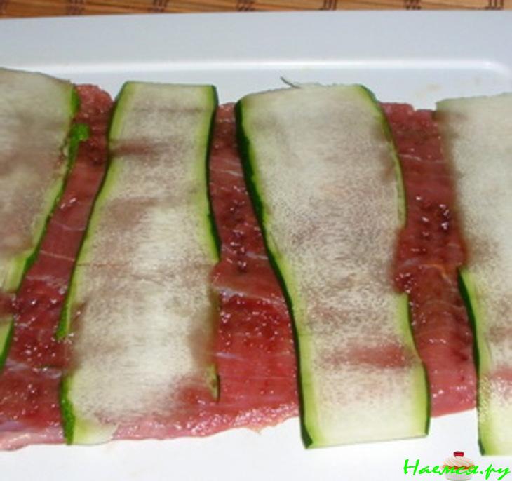 Говяжьи рулетики с начинкой