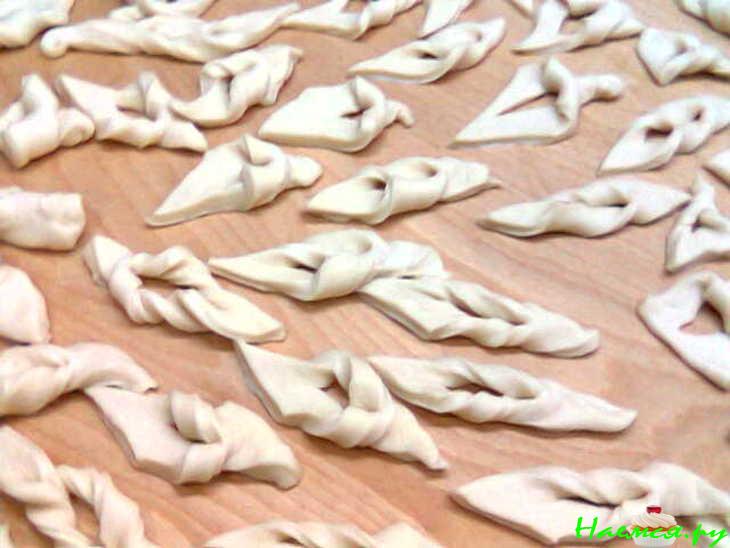 Хворост на молоке с яйцами