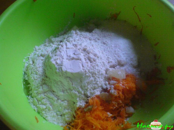 Тыквенный пирог с ананасом и изюмом