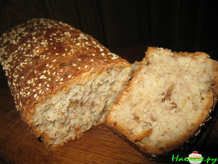 Ароматный медовый хлеб с кунжутом и орехами
