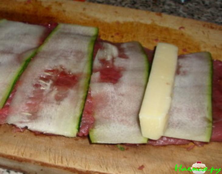 Говяжьи рулетики с начинкой