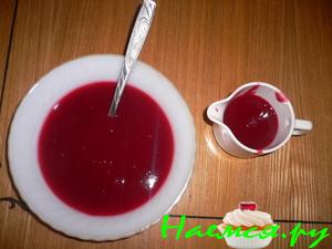 Соус из красной смородины с красным вином