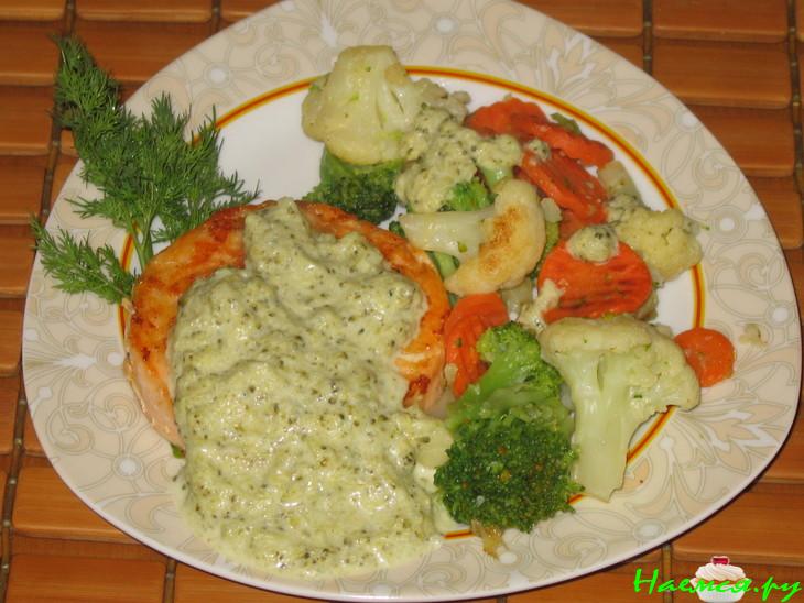 Норвежские медальоны под брокколевским соусом