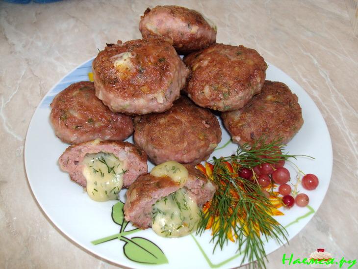 Котлетки "Сюрприз" с сыром и укропом Котлетки "Сюрприз" с сыром и укропом