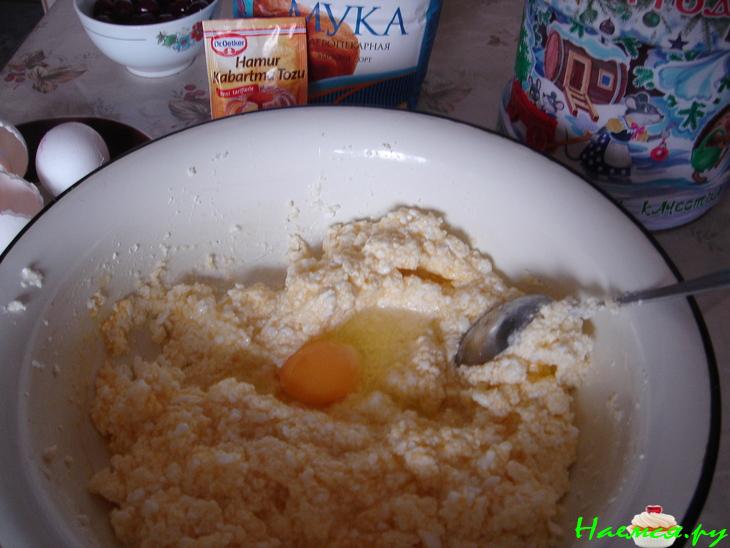 Творожно-абрикосовый пирог с черешней Творожно-абрикосовый пирог с черешней