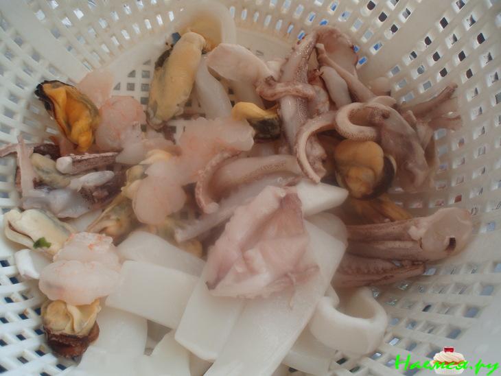 Морской коктейль с пармезаном