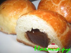 Булочки с повидлом на кефирно-дрожжевом тесте