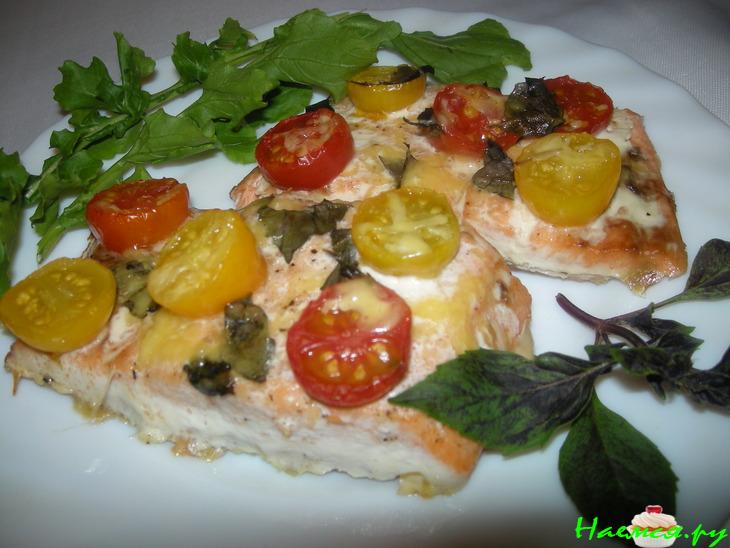 Печеная сёмга с черри и базиликом Печеная сёмга с черри и базиликом