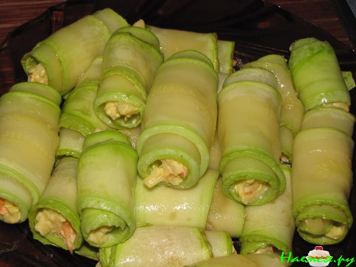 Рулетики из баклажанов и кабачков