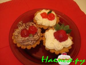 Корзиночки с кремом и марципанами