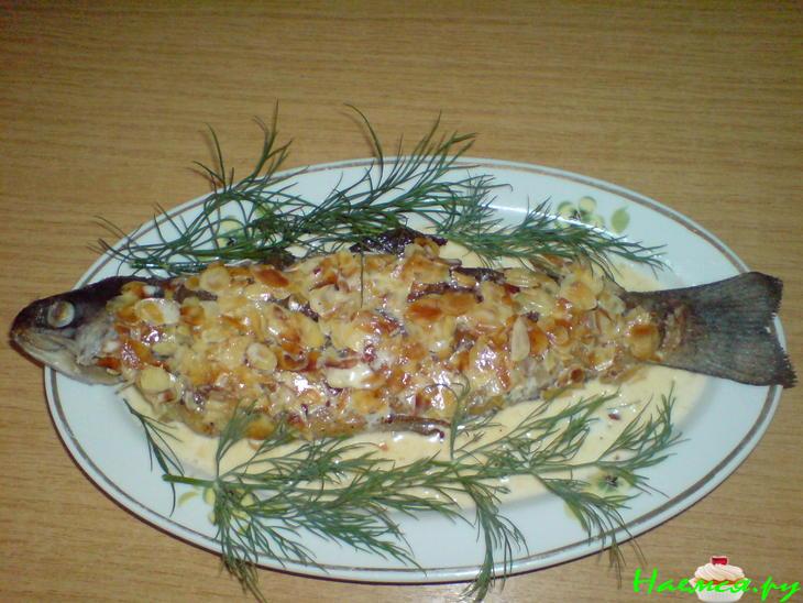 Форель в миндально-ореховом соусе
