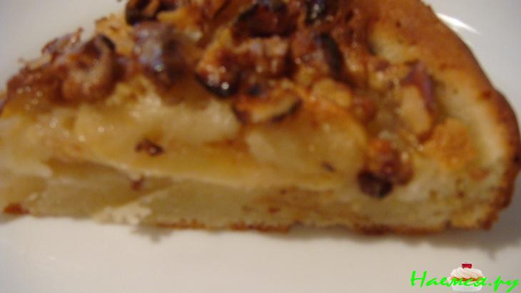 Яблочный пирог с грецкими орешками