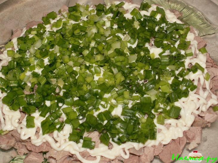 Салат "Сказка" с телячьей вырезкой и королевскими шампиньонами Салат "Сказка" с телячьей вырезкой и королевскими шампиньонами