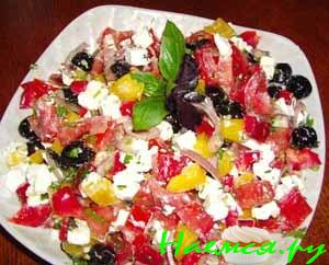 Салат "Греческий" с горчицей и чесноком