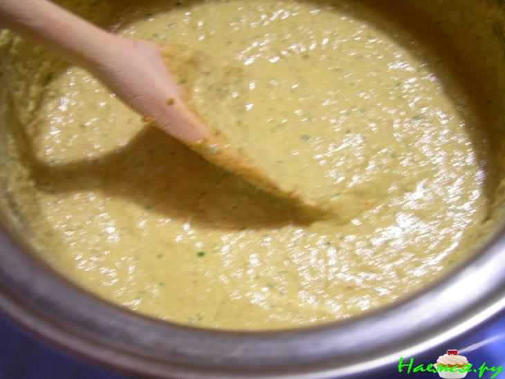 Рулеты из баклажанов с соусом сациви