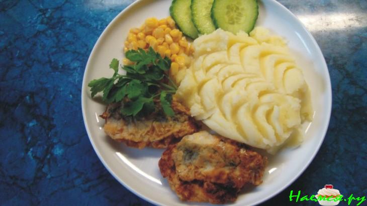 Рыбные котлетки в салаке