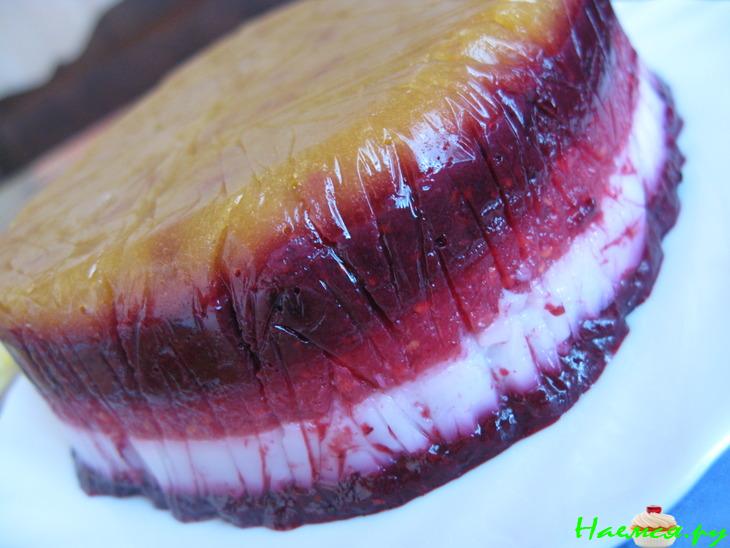 Фруктово-ягодный слоёный торт-желе