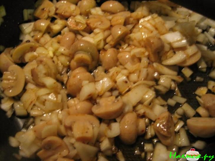 Тефтели с грибным соусом Тефтели с грибным соусом