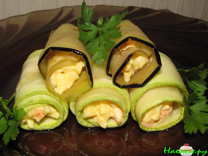 Рулетики из баклажанов и кабачков