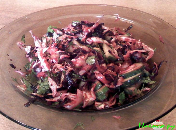 Салат свекольный с молодой капустой Салат свекольный с молодой капустой