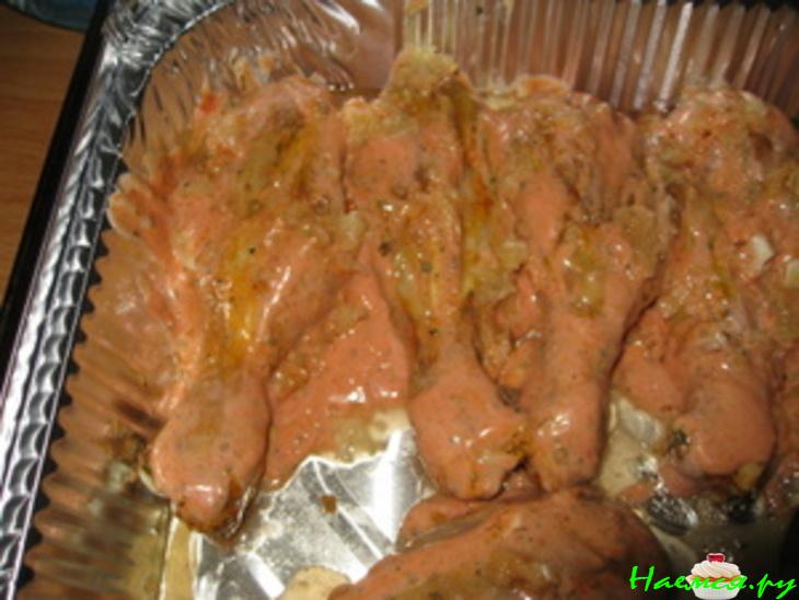 Куриные ножки со специями под соусом