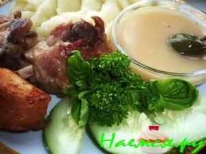 Курочка "Монморанси" с соусом из крыжовника Курочка "Монморанси" с соусом из крыжовника