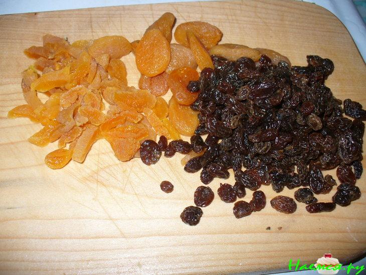 Плов с куриным филе, курагой, черносливом и изюмом