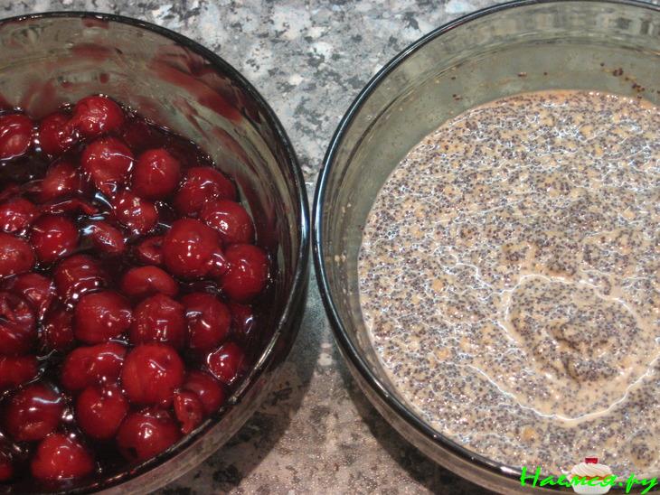 Кулич с маком и вишней Кулич с маком и вишней